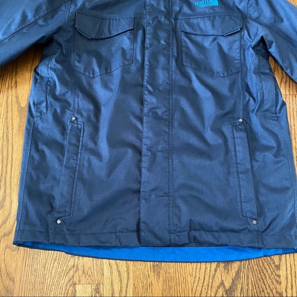SOLD - North Face Men’s Blue Coat Medium - Picture 4 of 14